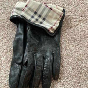 Burberry Gloves
